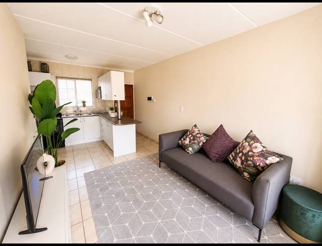 1 BEDROOM APARTMENT FOR SALE IN COMET